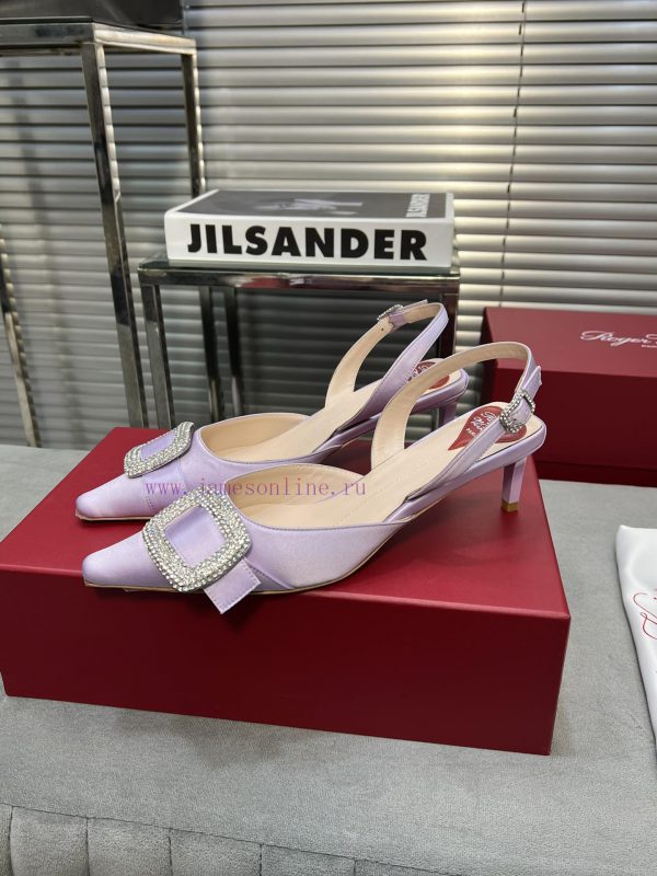 Top tierRV pointed rhinestone silk single shoeAll the craftsmanship is used to create a perfp2t5r2x6