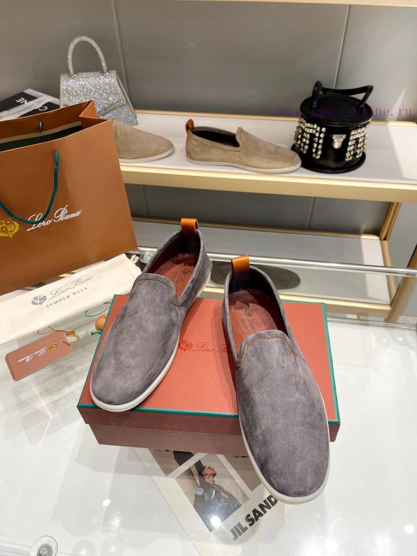 Loro Piana * purchased the original version 11 and replicated it on April 24, 1924. The exisy921fn8v