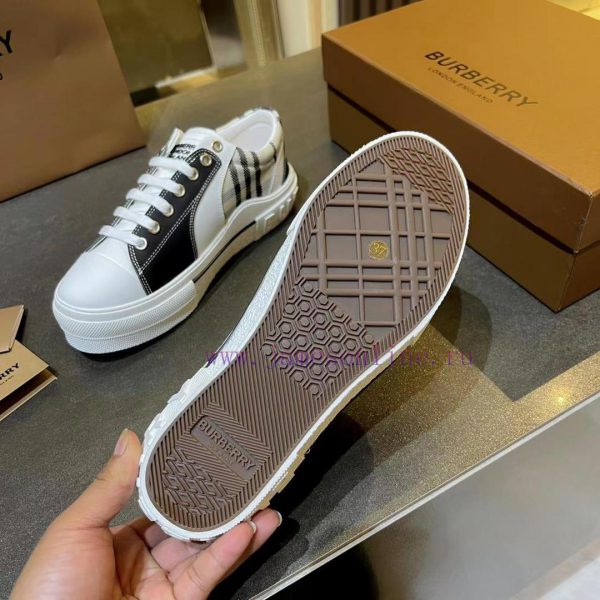 Burberry's latest addition of 5D printing technology for shoe uppersBurberry's latest 2023 fs6uifw19