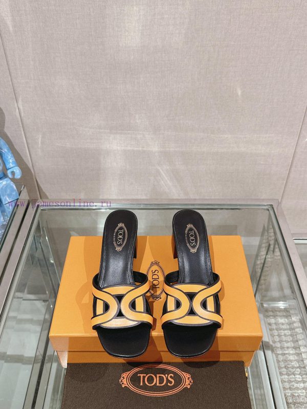 -24Ss new Tod * buckle thick heel slippersThis sandal is made of soft leather, cut into the 6ssug55z
