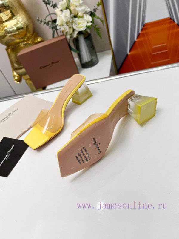 ???????? ?????Gian VitorossiGianvito rossi                         The brand's iconic contraeyo3bi5f - Image 6
