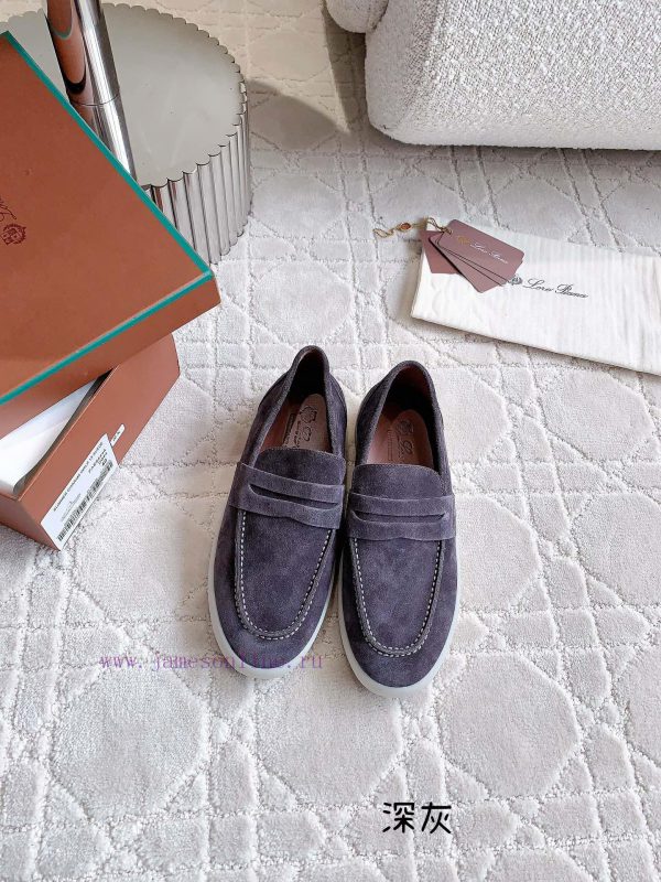 Loro Pian * LP's timeless classic men's loafers are simple, fashionable, and have a super coghe9du8a