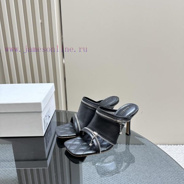 BURBERRY | SS24 Women's New SandalsShoe upper sandals, made of glossy leather fabric and feasenwg7c2
