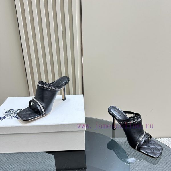 BURBERRY | SS24 Women's New SandalsShoe upper sandals, made of glossy leather fabric and feasenwg7c2 - Image 7