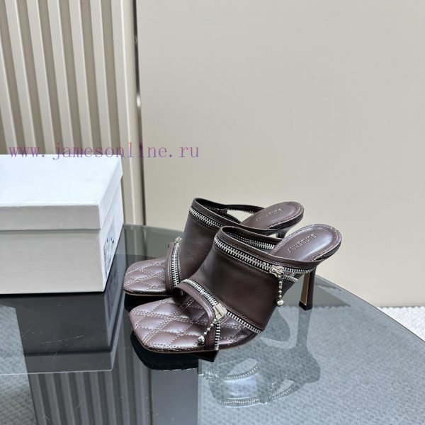 BURBERRY | SS24 Women's New SandalsShoe upper sandals, made of glossy leather fabric and fean1u9qk9h
