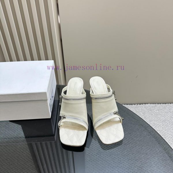 BURBERRY | SS24 Women's New SandalsShoe upper sandals, made of glossy leather fabric and fea8oju48wo - Image 3