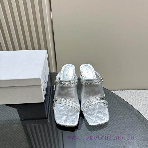 BURBERRY | SS24 Women's New SandalsShoe upper sandals, made of glossy leather fabric and fea61j0r3af - Image 3