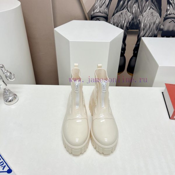 Top tierPrada 24vs Spring Latest Hot SeriesRound toe thick soled rain bootsNumerous internettr8g9qkq