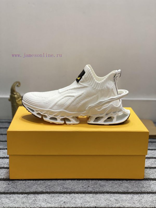 -Fendi's top purchasing agent for men's new products comes with original factory configuratijobv3l0e - Image 3