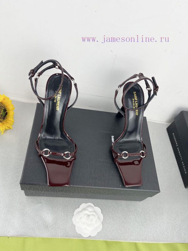 YSL's high heels are very unique, sexy with rebellious beauty, powerful and charming at the hur8yghn