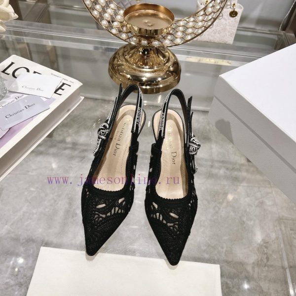 Top tierDior 2024 new season hollowed out carved Mary Jane pointed single shoesThe new Spectpex3gnmp