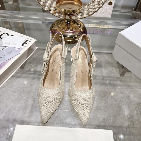 Top tierDior 2024 new season hollowed out carved Mary Jane pointed single shoesThe new Spectvecr0j1n