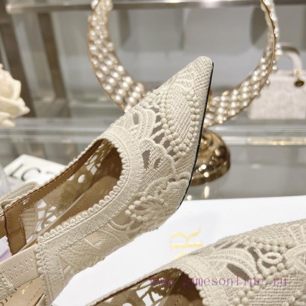 Top tierDior 2024 new season hollowed out carved Mary Jane pointed single shoesThe new Spectvecr0j1n - Image 8