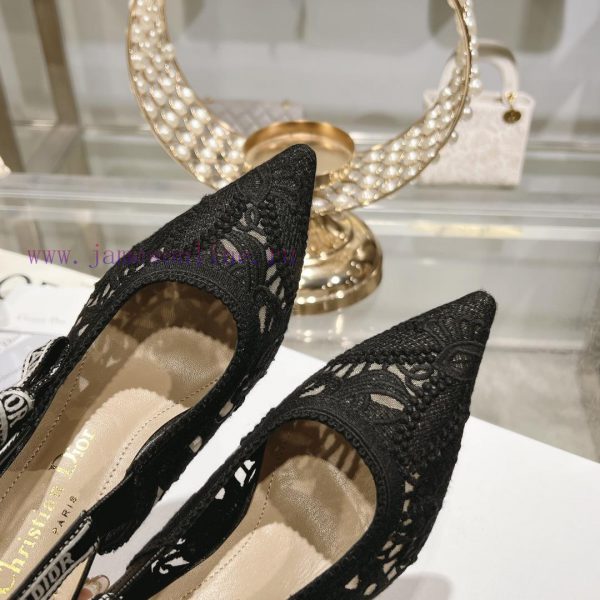 Top tierDior 2024 new season hollowed out carved Mary Jane pointed single shoesThe new Spectpex3gnmp - Image 10