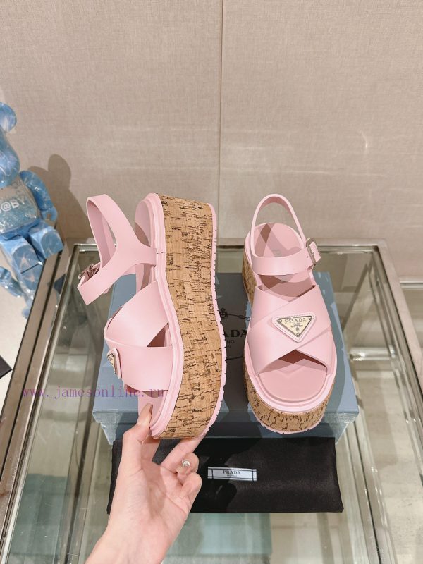 -24Fw Spring/Summer New Prada Wood Grain Thick Bottom Cross Rubber SandalsThis rubber sandalbn19bg29 - Image 4
