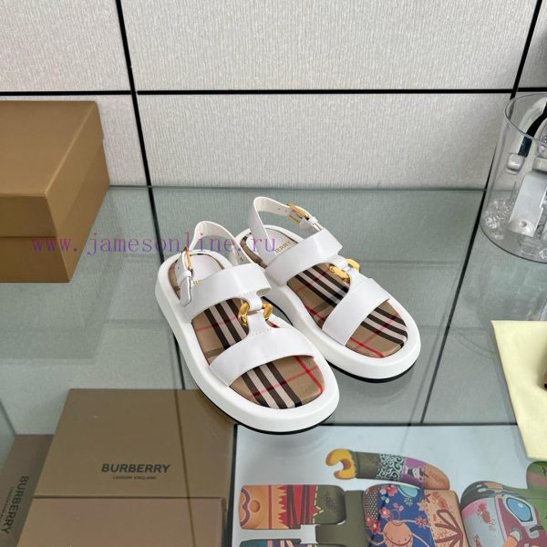 Male size 10Burberry's new slippers are manufactured using complex processes. The absolutelyctjt2fuj - Image 3
