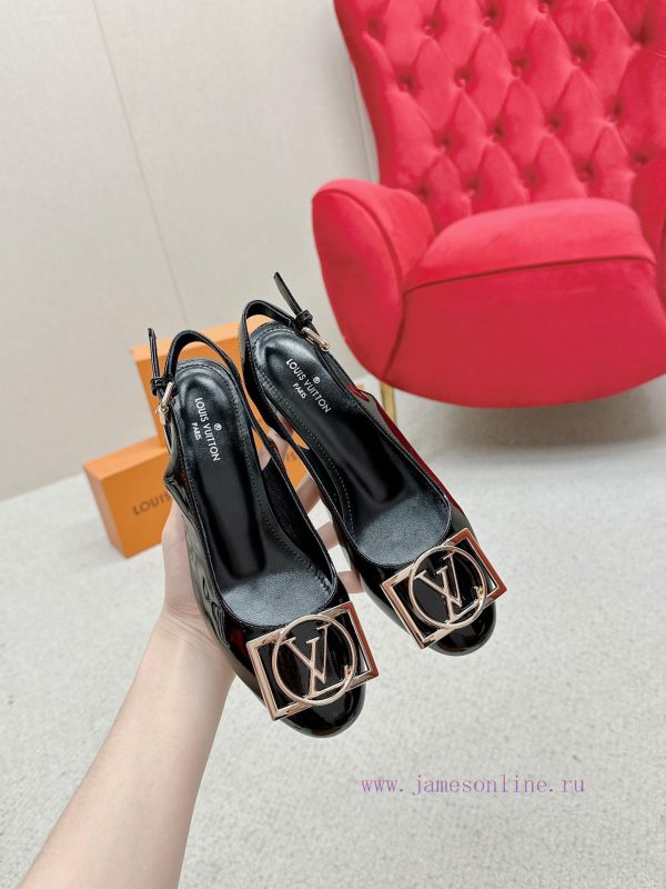 ️ Lv Single Shoe: This Urban Twist women's shoe provides a fashionable upgrade to the classiczmkifa3 - Image 6