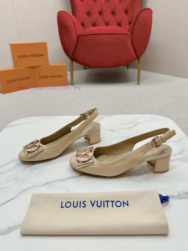 ️ Lv Single Shoe: This Urban Twist women's shoe provides a fashionable upgrade to the classiefchyd7i - Image 4