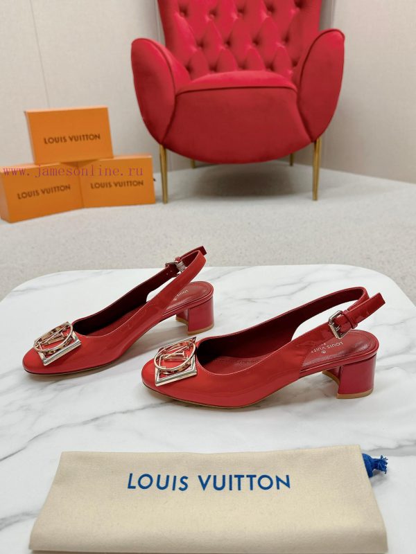 ️ Lv Single Shoe: This Urban Twist women's shoe provides a fashionable upgrade to the classia1orn0g3 - Image 4