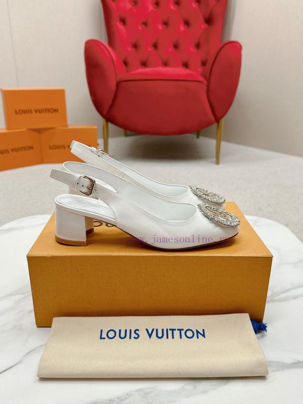 ️ Lv Single Shoe: This Urban Twist women's shoe provides a fashionable upgrade to the classib2u5ixe6 - Image 3