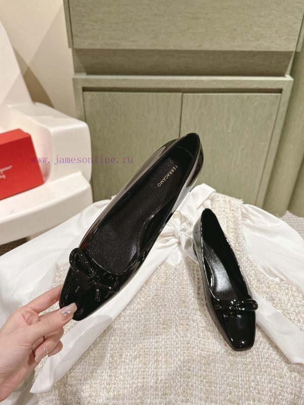 | ²⁰²4 ??  ??Ferragam"Ferragamo Spring/Summer Collection's new product features a square bt2dsw2j3 - Image 3