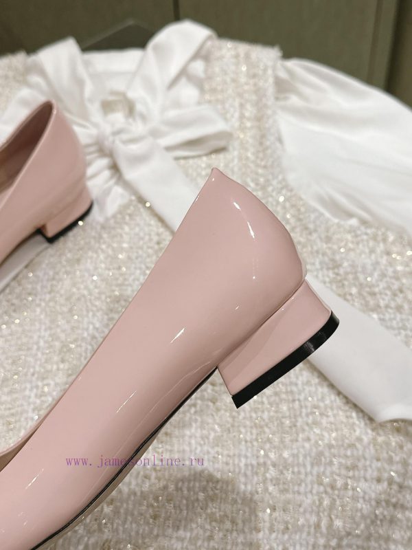 | ²⁰²4 ??  ??Ferragam"Ferragamo Spring/Summer Collection's new product features a square b10vkvikx - Image 7