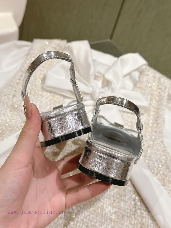 | ²⁰²4 ??  ??Ferragam"Ferragamo Spring/Summer Collection's new product features a square bs3sz673x - Image 6