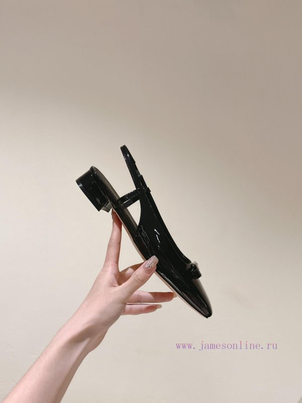 | ²⁰²4 ??  ??Ferragam"Ferragamo Spring/Summer Collection's new product features a square bo2lycsevv - Image 9