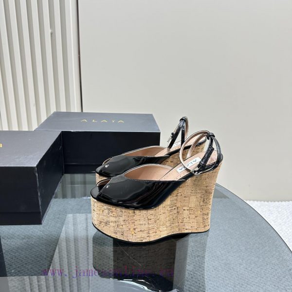 Hot selling product Xiaohongshu ◼ AlAIA ◼ Thick soled sandals series launchedCountless renowug9mz7d3