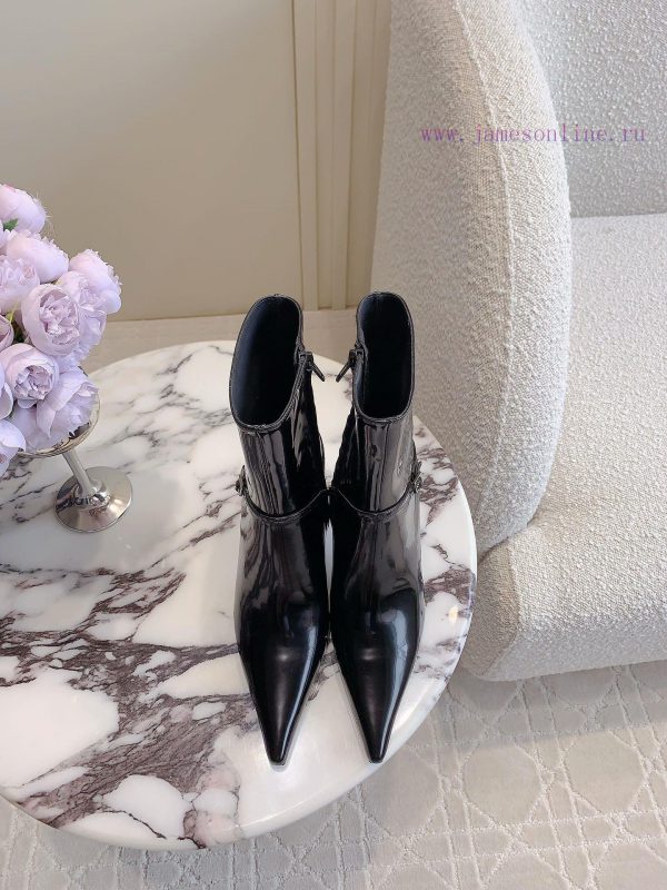 YSL's new high-heeled short boots were originally purchased and developed as a versatile sli7mwf3i3u