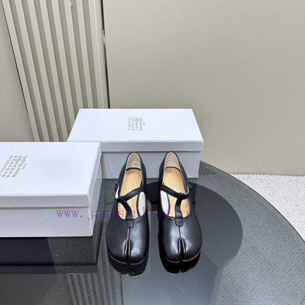 Purchasing level Maison Margiela MM6 tabi split toe shoes 2024 new products most popular buyj08cqsqv - Image 3