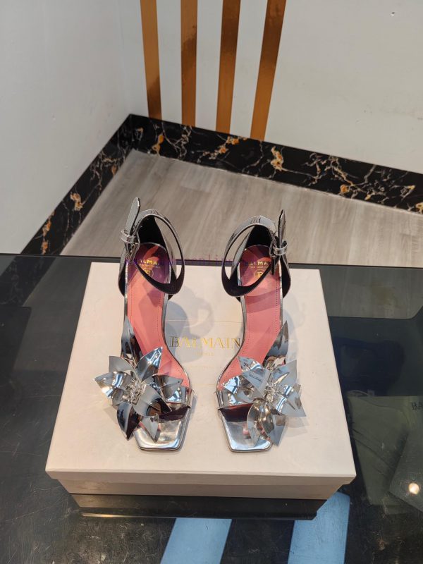Out, Balmain 2024 Spring/Summer Fashion Show Center Control High Heel SandalsBrand Balmain ?5clcjen6