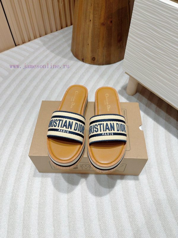 -Blue bar24Ss new Dior Riviera Dway embroidered thick soled slippers in jelly colorThis Dway93bvxedq
