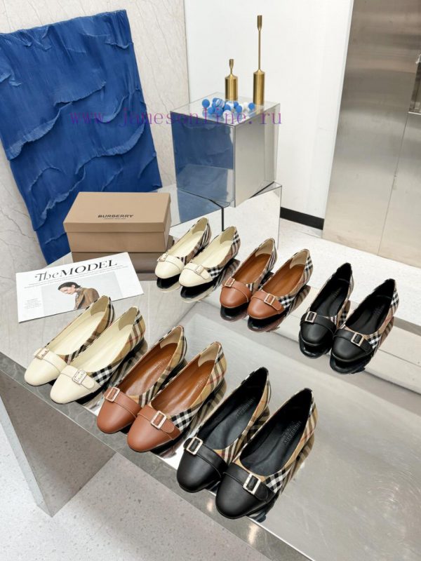 Burberry's classic plaid flat shoes are the least picky and age limited shoes to date. Everya24fm58c - Image 9