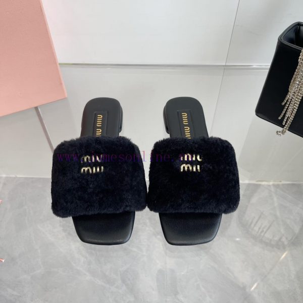 2 ⃣ ️0 ⃣ ️2 ⃣ ️4 ️⃣ Miumi * ss autumn and winter new flat bottomed woolen slippersTop tier——zzhhzrqs