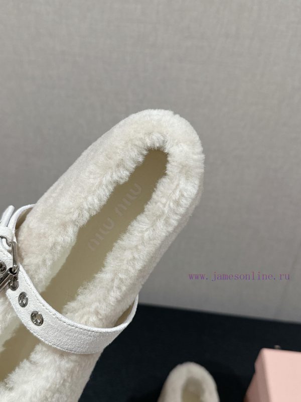 Top qualitymiumiu ss24new arrival～Miu Home 2024 Autumn/Winter New Hairy ShoesThe creamy ballmh8e0c9k - Image 9