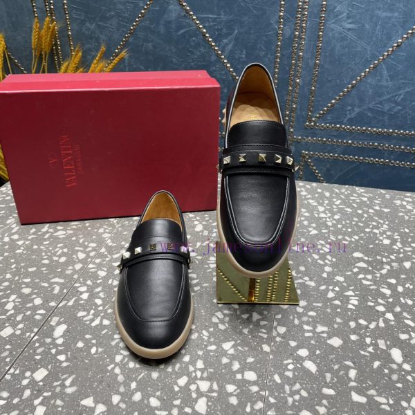 Valentino. The latest collection of Valentino features the most detailed and perfect classicawrxoo4j - Image 8