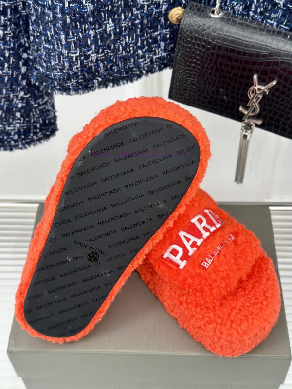 Balenciaga | Balenciaga 24S New Product Letter Embroidered Thai Thick Bottom Di Hairy Slippel0c5wql0 - Image 10