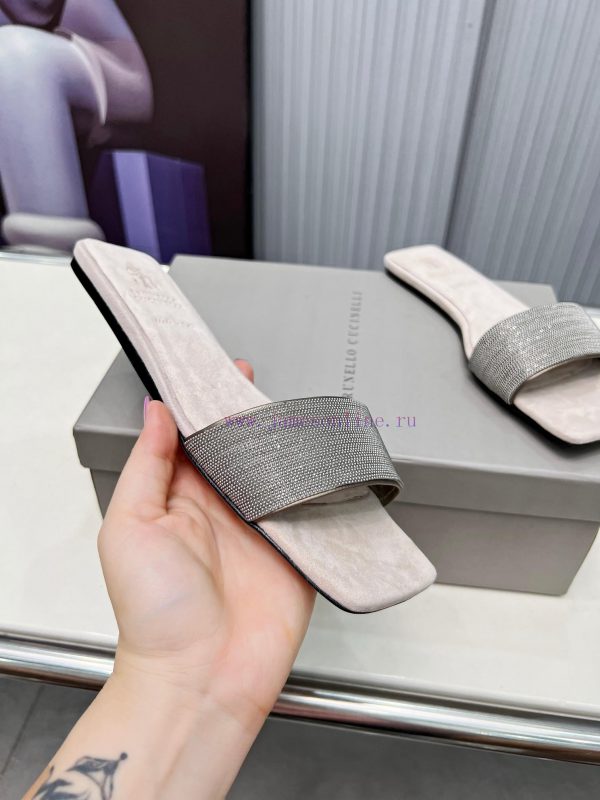 Brunello Cucinelli B C sandals are now available in new stylesImported cashmere fabric with jyxnjy4i