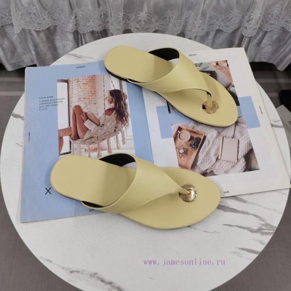 YSL launches the new 2024 model with a flat bottomed toe trailerPerfect attention to detailUe3j6r34b