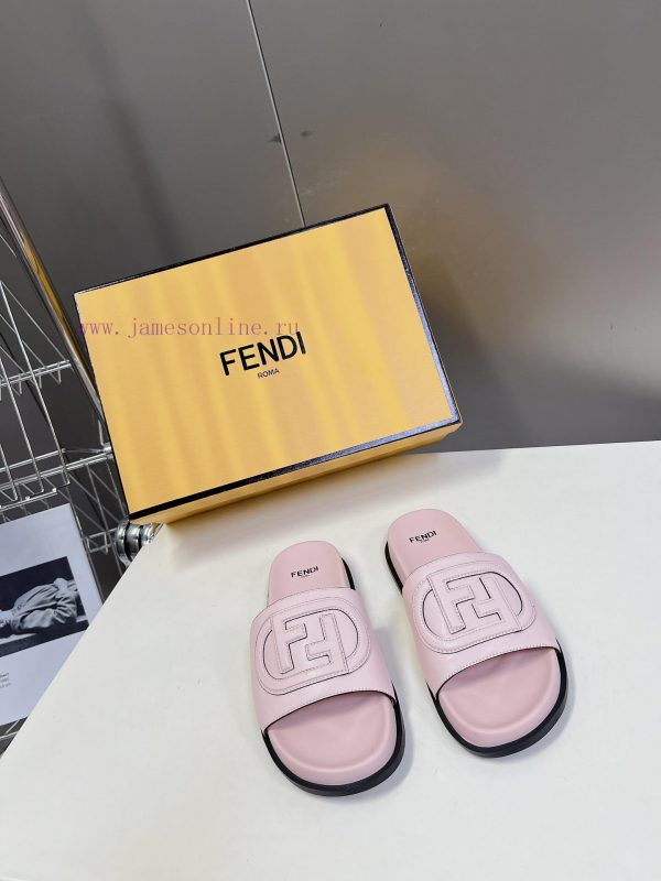 Top of the line original FENDI flat slippers, with brown original cowhide on the upper and Fpl8xio2z