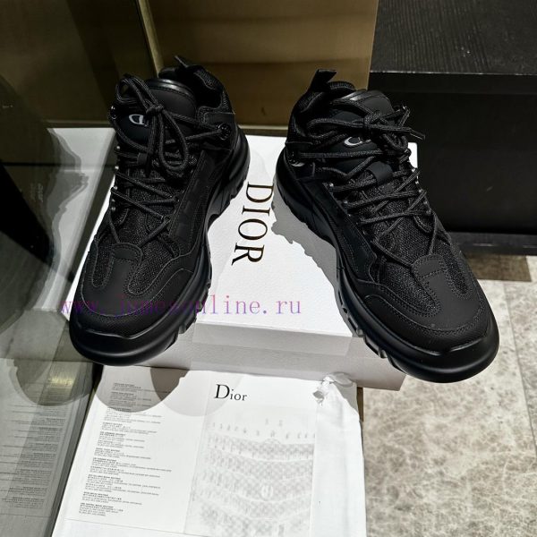 The first release of the Dior 2024 series, this C'est Dior sports shoe showcases a striking qsp5hhg4