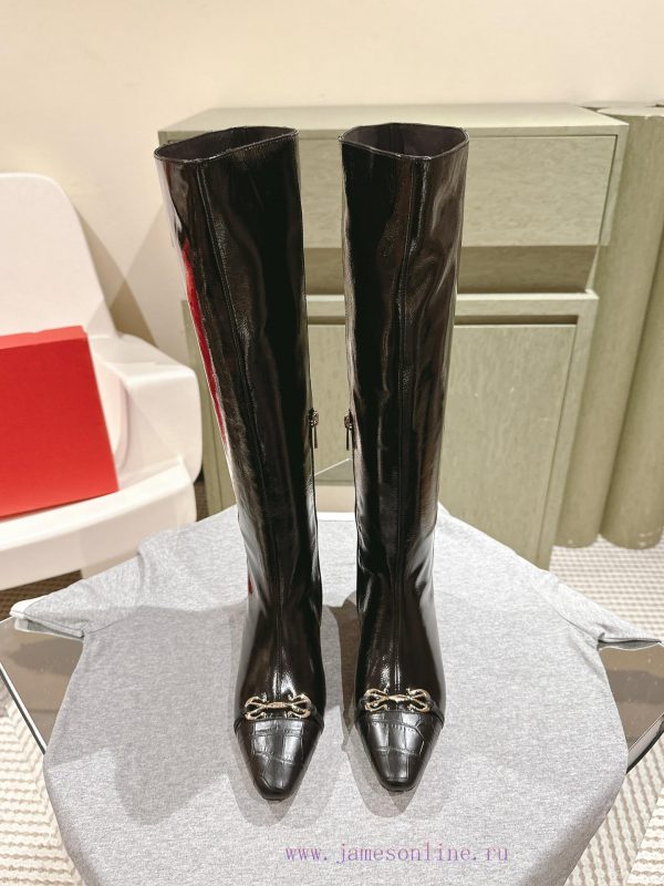 | ²⁰²4 ??  ??Ferragamo's autumn and winter collection of new boots features smooth lines a6cjxmpvj