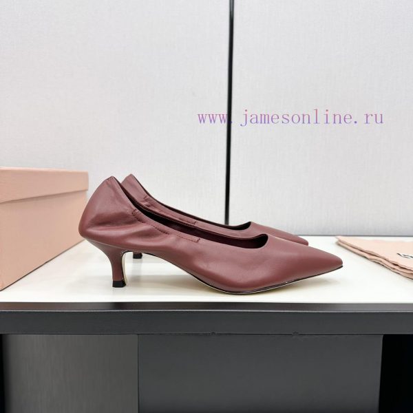 Top tierMiu Miu Miu Miu ㊙️ 24ss Autumn/Winter New Collection British StyleThe MiuMiu runway 11yik0ee