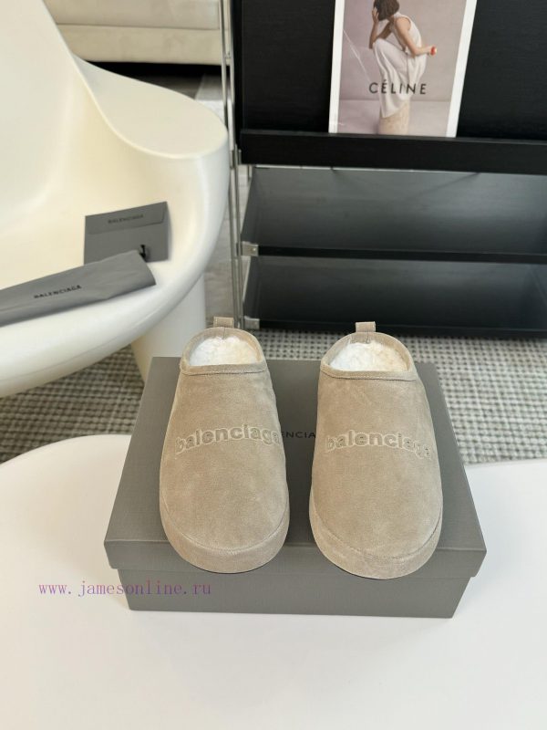 BALENCIAGA Balenciaga's new Haken Mao mopThe Haken wool mop for the autumn and winter show iv2tpvcob