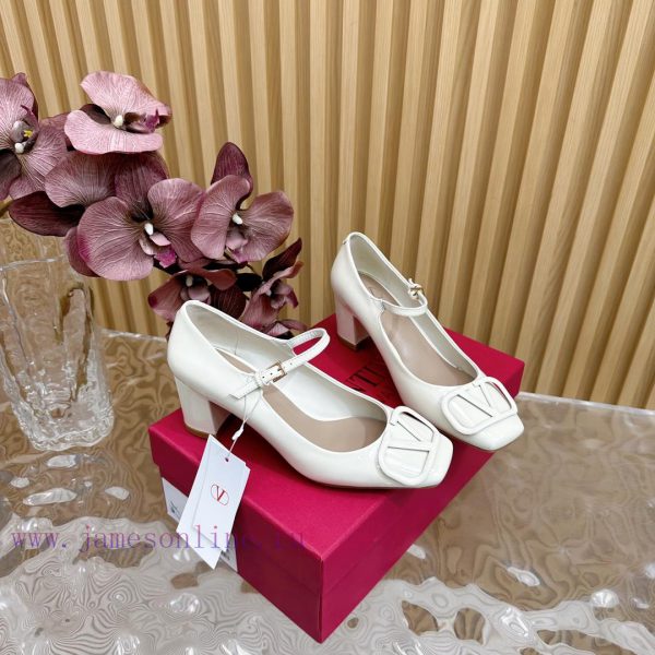 -- New Warren——————2024 Top Quality Valentino Coarse Heel Mary Jane Single Shoes with Exquis4p6i1fbq - Image 4
