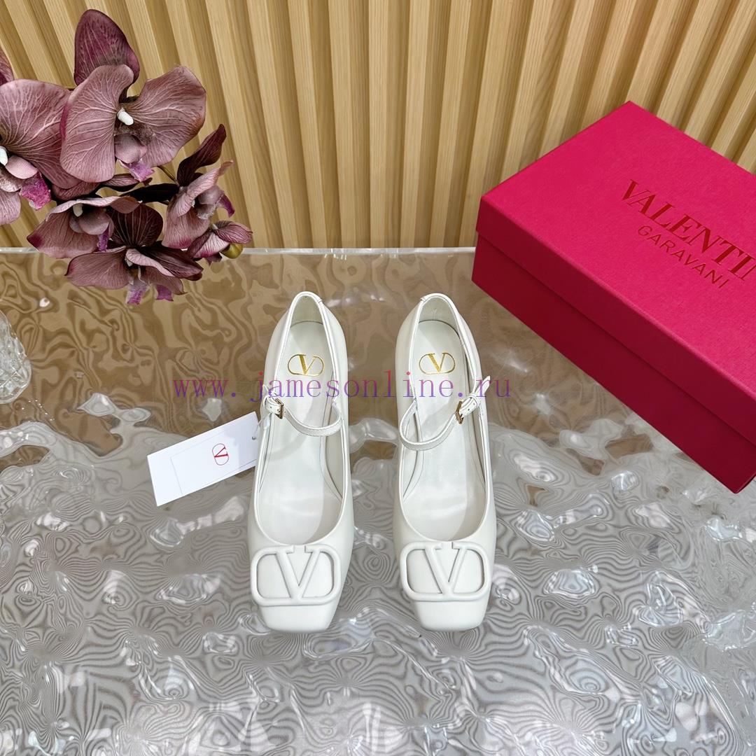 -- New Warren——————2024 Top Quality Valentino Coarse Heel Mary Jane Single Shoes with Exquis6sriu5to - Image 5