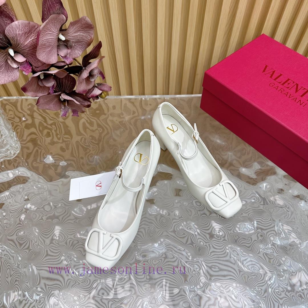 -- New Warren——————2024 Top Quality Valentino Coarse Heel Mary Jane Single Shoes with Exquis6sriu5to - Image 7