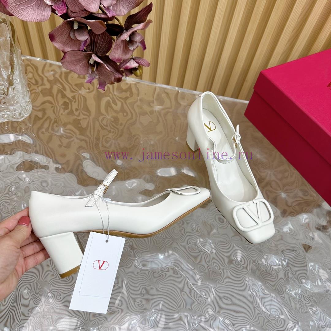 -- New Warren——————2024 Top Quality Valentino Coarse Heel Mary Jane Single Shoes with Exquis6sriu5to - Image 9