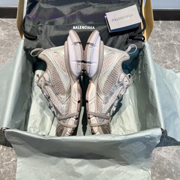 Top Balenciaga 3xl mesh distressed lace up low top dad shoes in light brown. The exterior de79dgqhfv - Image 8